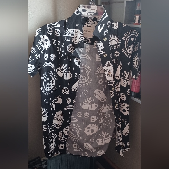 Goth punk button down short sleeve shirt - Picture 2 of 3